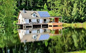 Les Etangs Du Thioux Guest House